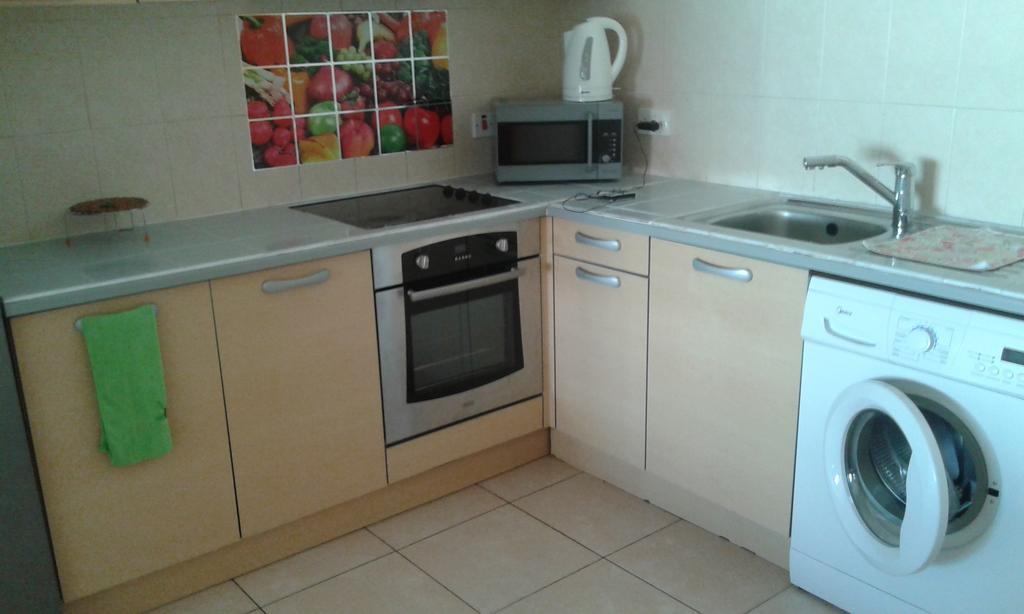 Carisa Olympic Court Apartment Larnaca Room photo