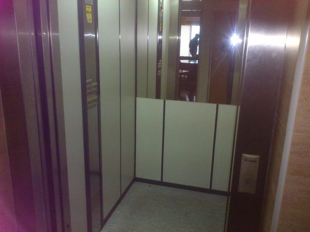 Carisa Olympic Court Apartment Larnaca Room photo
