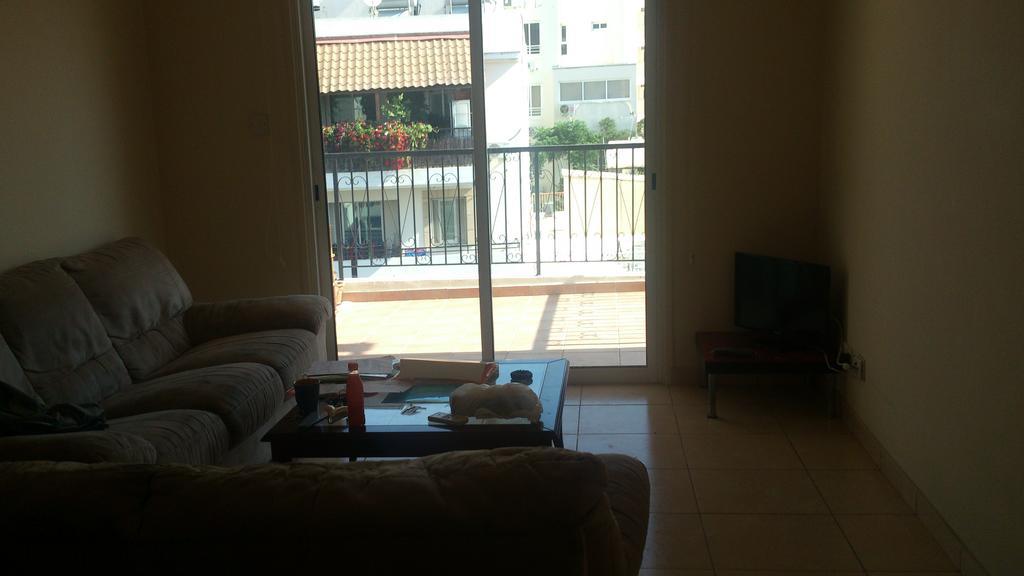 Carisa Olympic Court Apartment Larnaca Room photo